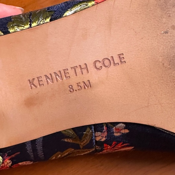 Kenneth Cole Women’s Pointy-Toe Flats - Picture 3 of 5